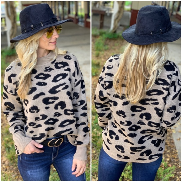 ✨RESTOCKED✨Camel leopard print sweater - Picture 3 of 5
